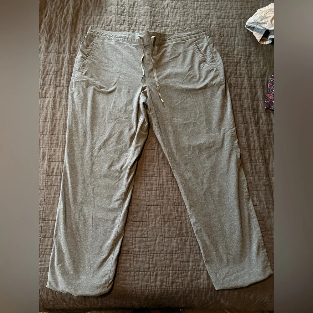 Lululemon Heathered Grey Mens XL Drawstring Elastic Waist 27 Inseam